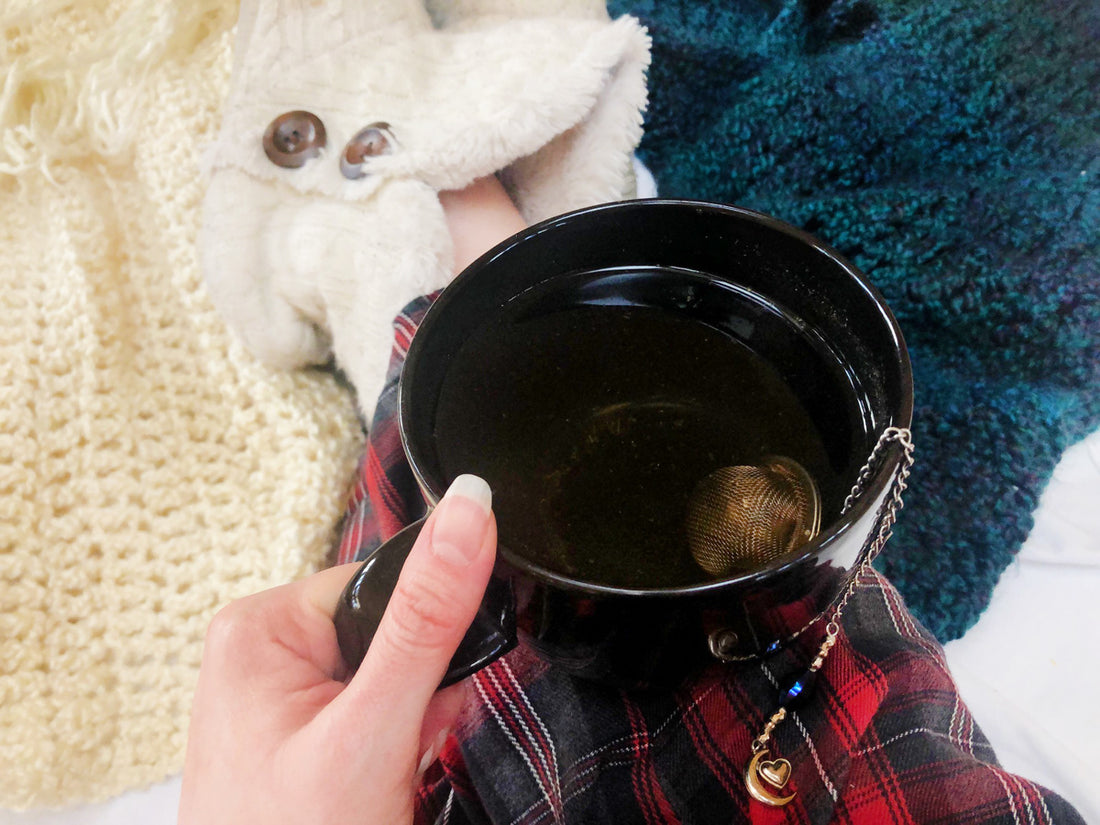 Drinking Tea Before Bed: How to Sleep Well and Not Wet Your Pants